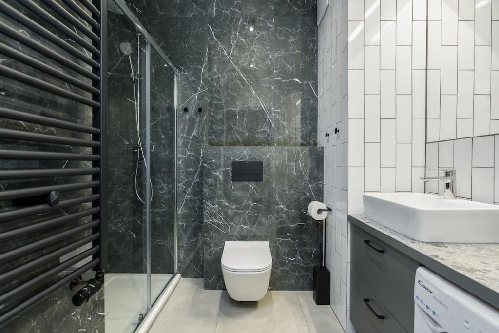 Апартаменты Nowoczesne Studio Przy Warcie Познань Экстерьер фото